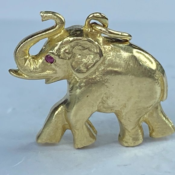 14K yellow gold solid Tusk up Ruby eyes elephant charm pendant 23 x 20mm 12.5gm